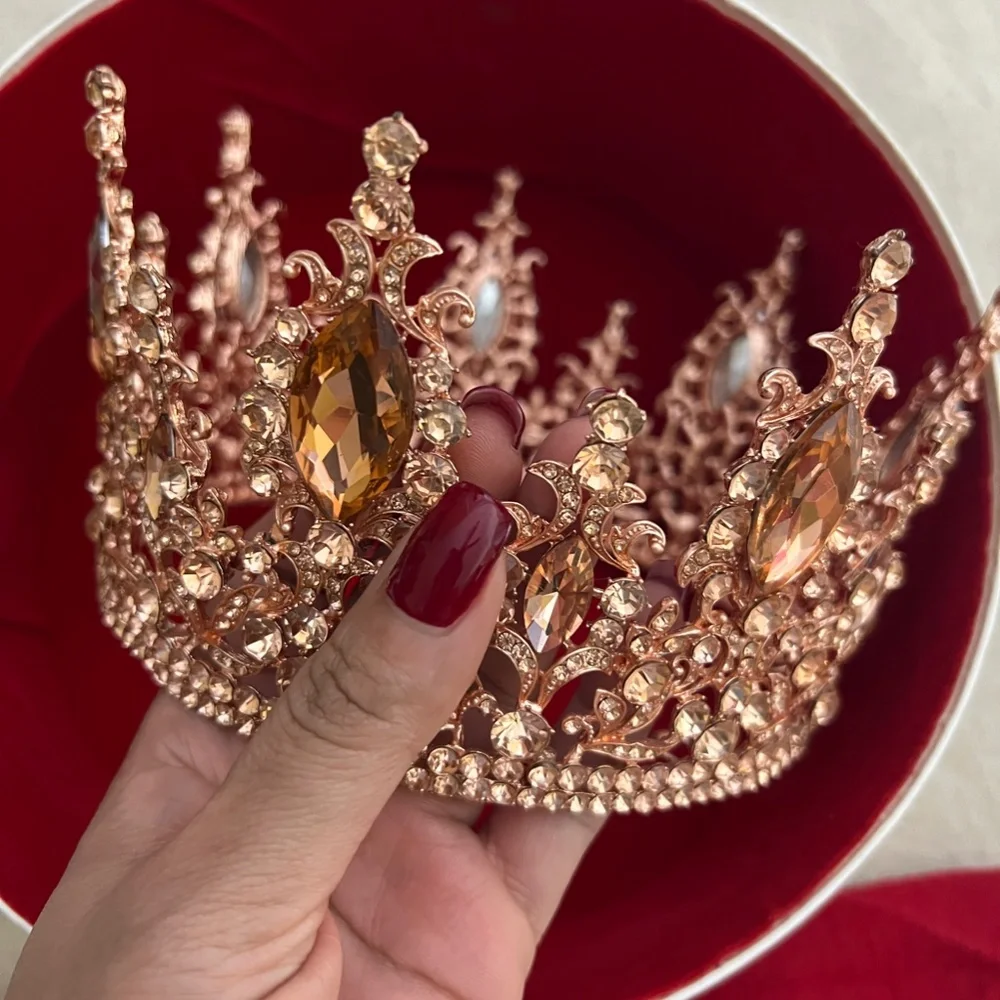 Beautiful Rose Gold Rhinestones Crown - Picture 7 of 14
